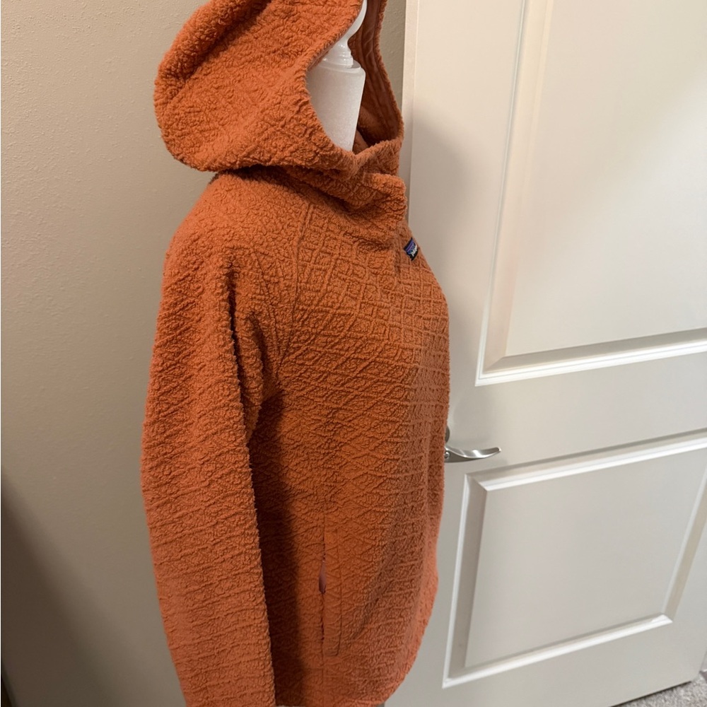 Patagonia Women’s Diamond Capra Hoodie, M - Picture 8 of 9